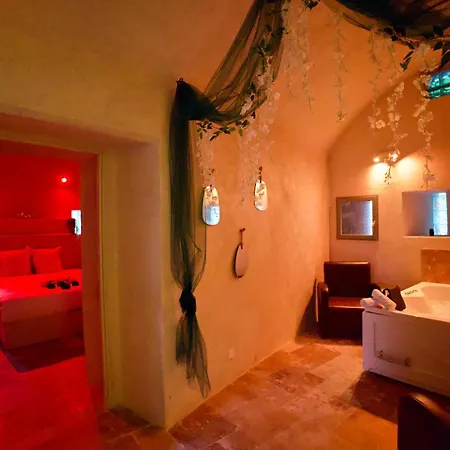 Liefdeshotel Les Secrets Du - Unique